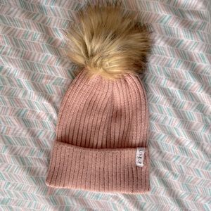 Lively pom pom beanie